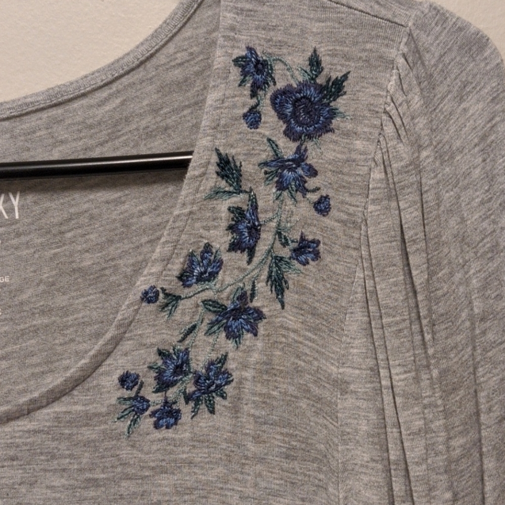 American Eagle Soft and Sexy Tee - Picture 3 of 4